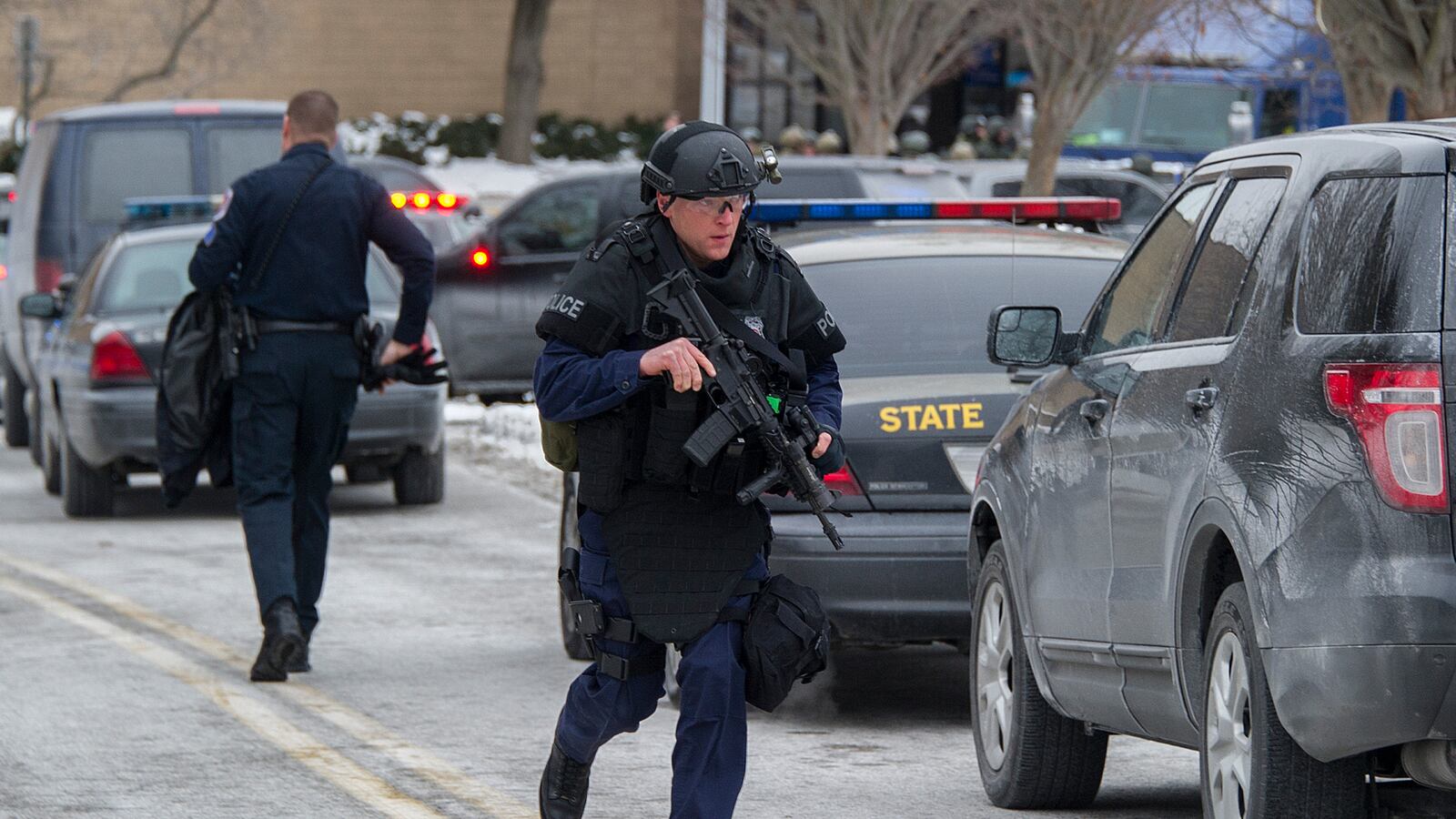 cheats/2014/01/25/three-dead-in-maryland-mall-shooting/140125-mall-shooting-cheat_fybdfl