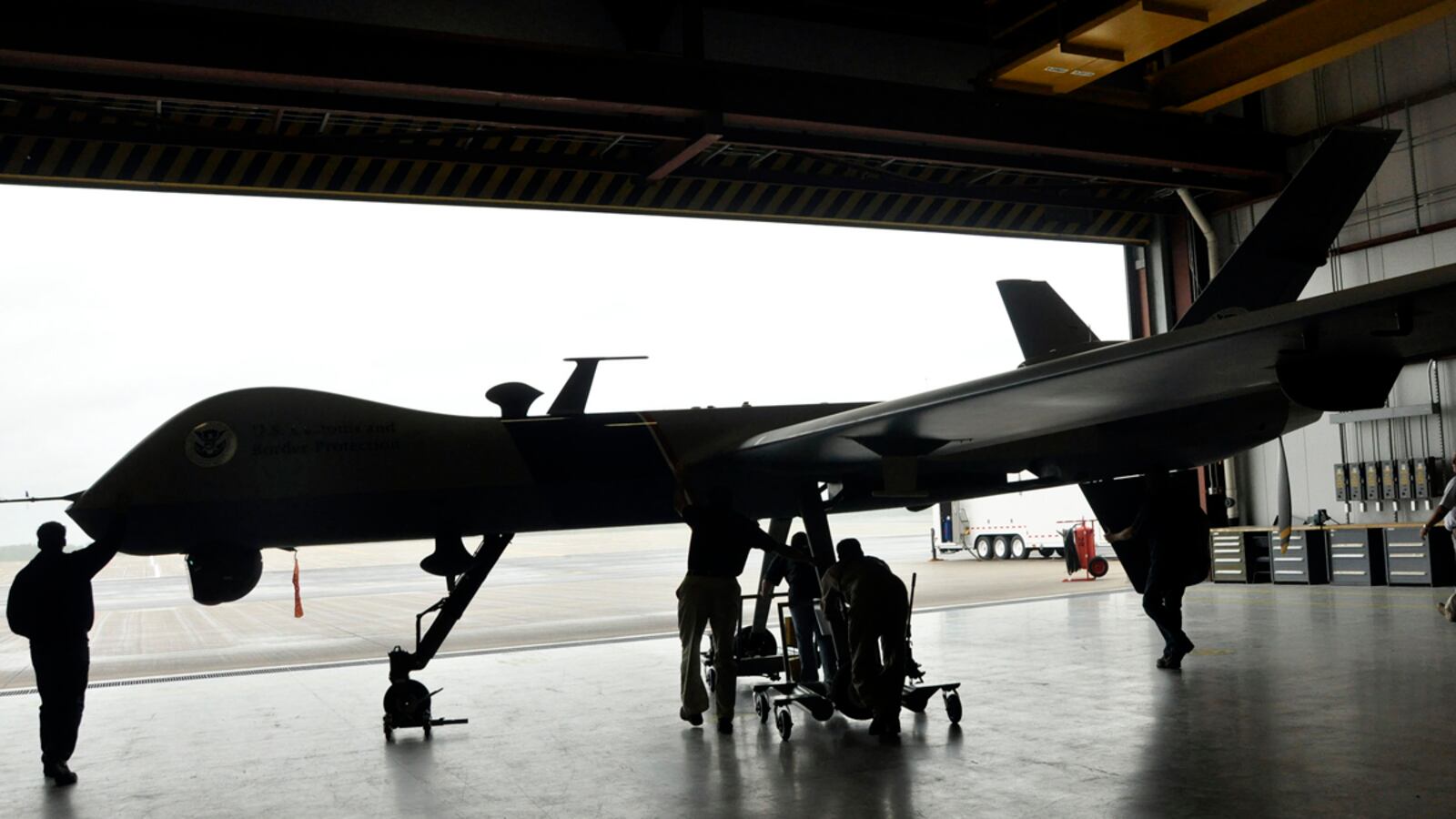 cheats/2011/12/24/cia-suspends-drone-strikes-report/drone-anwar-awlaki-irving_xa16aq