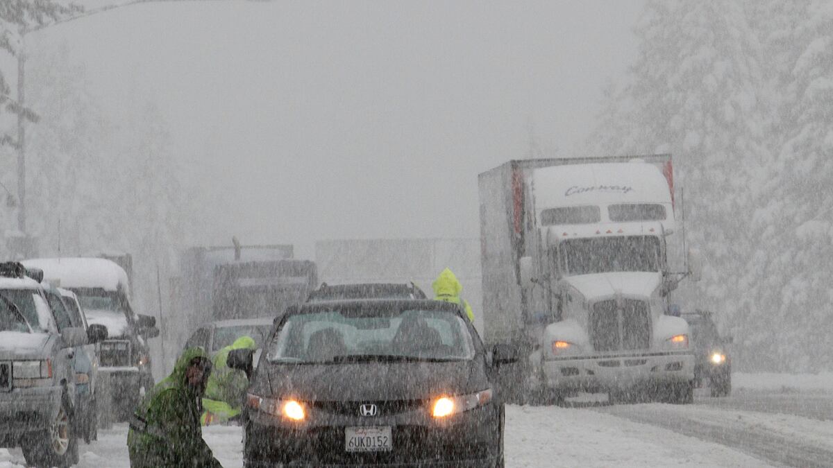 cheats/2012/10/23/n-calif-hit-gets-early-snowfall/snow-nyack-california-october-cheat_kazolk