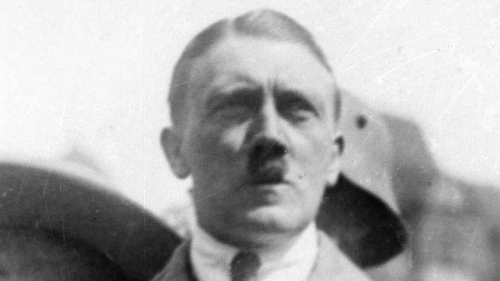 cheats/2014/01/10/google-apologizes-for-hitler-mistake/140110-hitler-google-cheat_rkxoqj