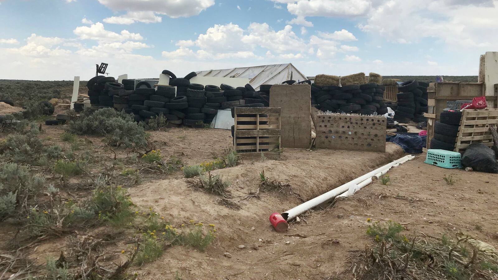 180902-new-mexico-compound-jihad-cheat_psvckg