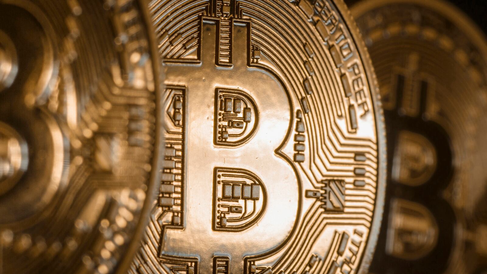 articles/2014/01/09/should-baby-boomers-invest-in-bitcoin/131215-bitcoin-kunst-tease_dpgjkw