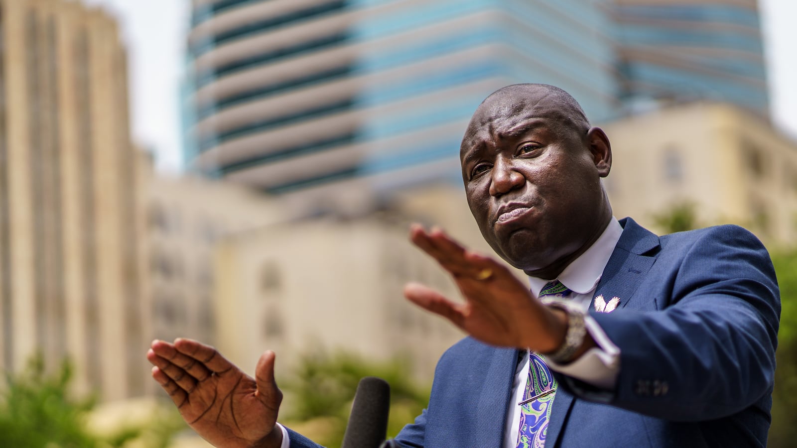 GettyImages-1227380388_ymv9ye