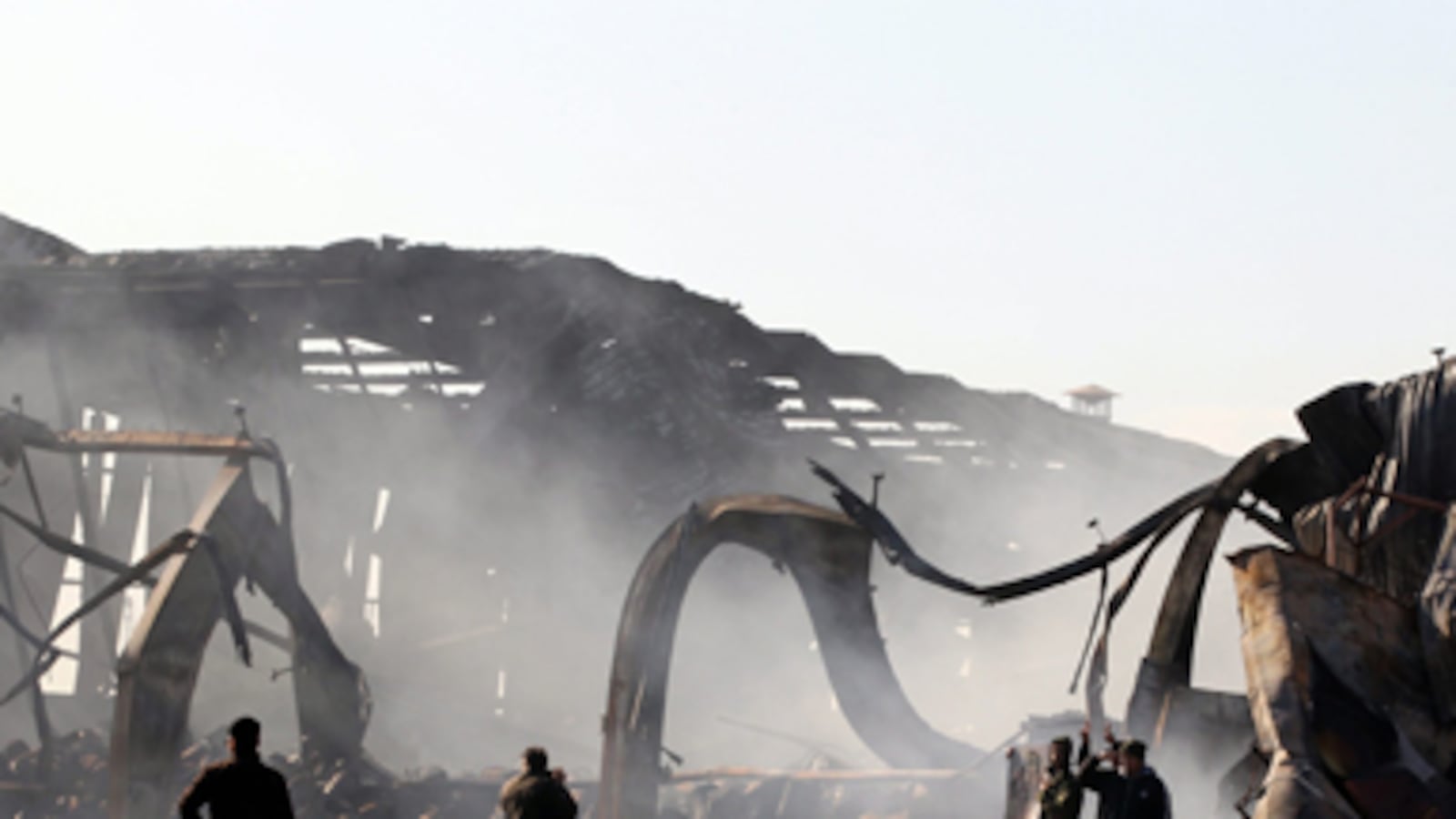 articles/2011/03/22/libya-no-fly-zone-debate-shows-republicans-now-officially-the-party-of-war/latimer-gop-party-of-war_168405_oo6enz