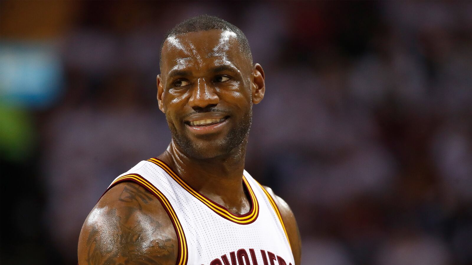 articles/2017/05/03/this-beer-company-tried-to-use-lebron-james-to-sell-its-beer-he-was-not-having-it/170503-Jones-LeBron-tease_poo6mz