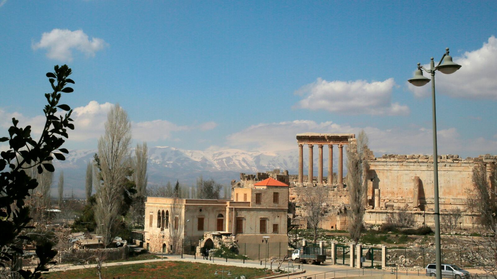 cheats/2015/05/20/isis-enters-ancient-syrian-city-palmyra/150520-palmyra-cheat_e9mwtn