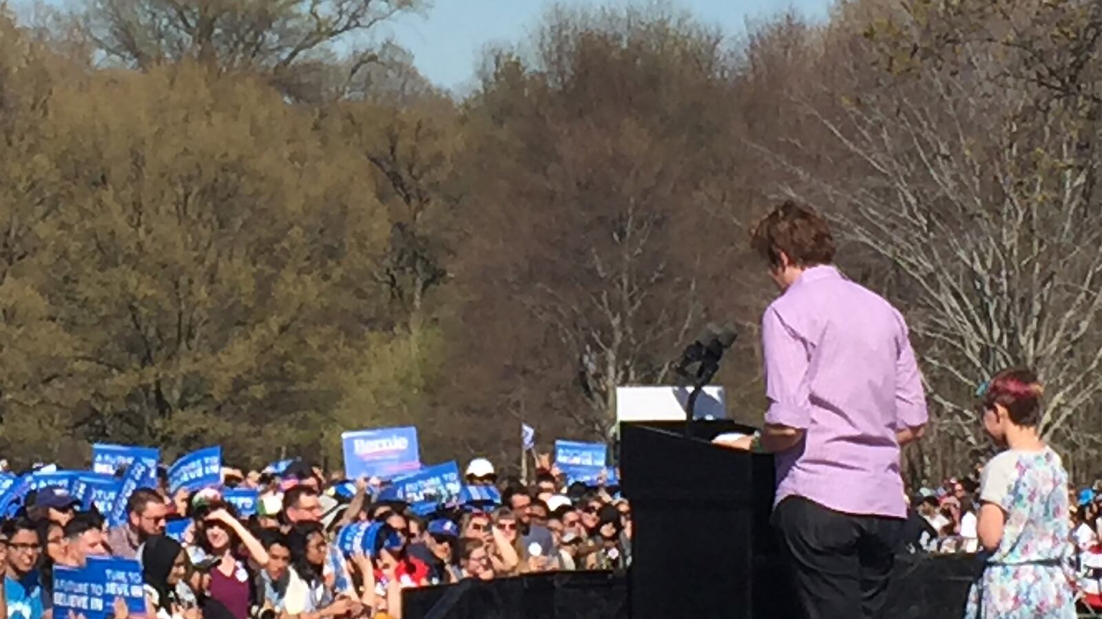 articles/2016/04/18/bernie-backers-booed-me-as-i-endorsed-him/160418-kohn-bernie-alt-tease_aq50nj