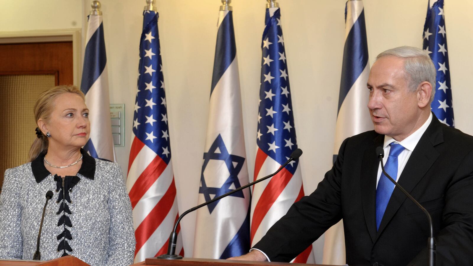 cheats/2012/11/20/gaza-ceasefire-imminent/clinton-netanyahu-speech-cheat_xpwwo9