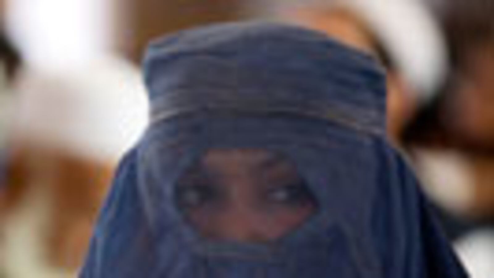 articles/2010/04/11/would-allah-ban-the-veil/chopra-veil_93524_oxsnmi