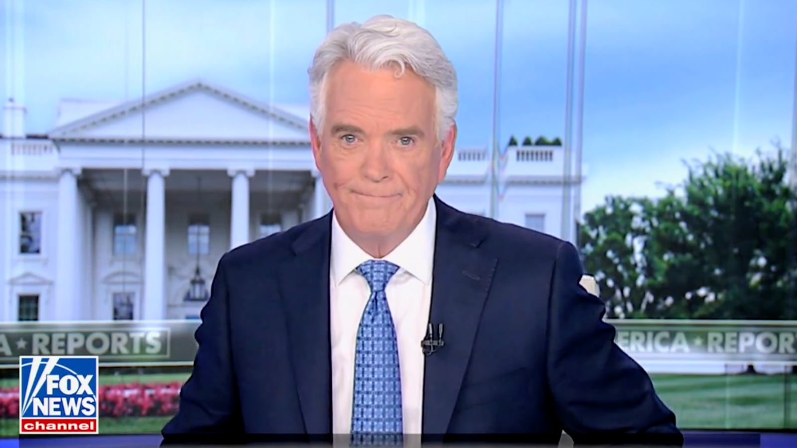 John Roberts apologizes for his joke about Chris Christie.