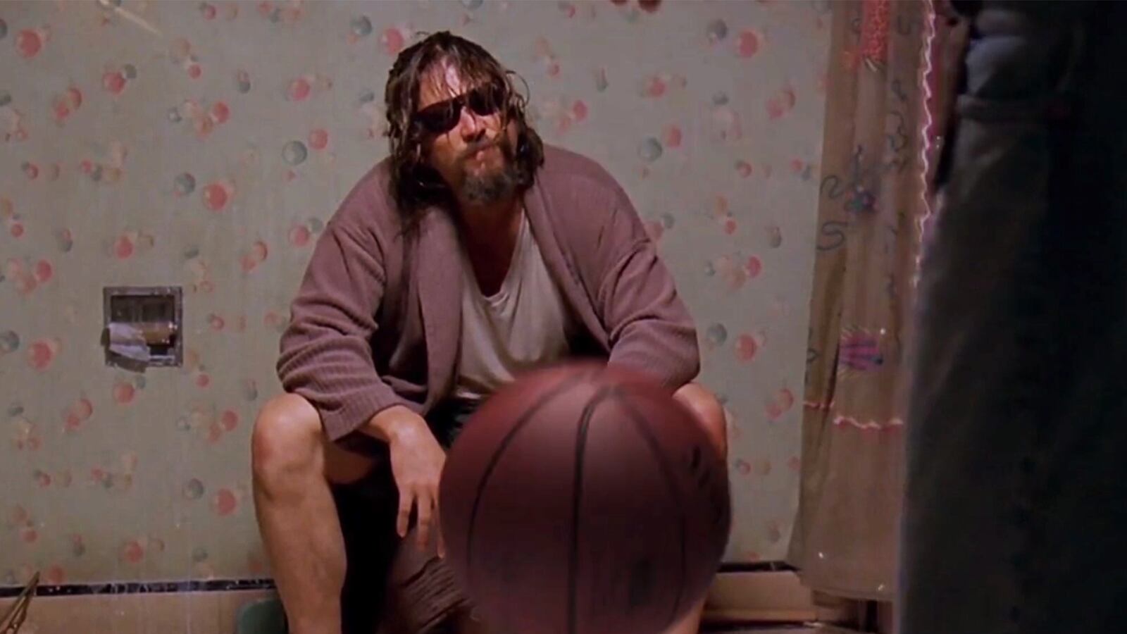 articles/2014/10/15/a-basketball-bounces-through-classic-movies/141015-viralvid-bball-tease_af9bru