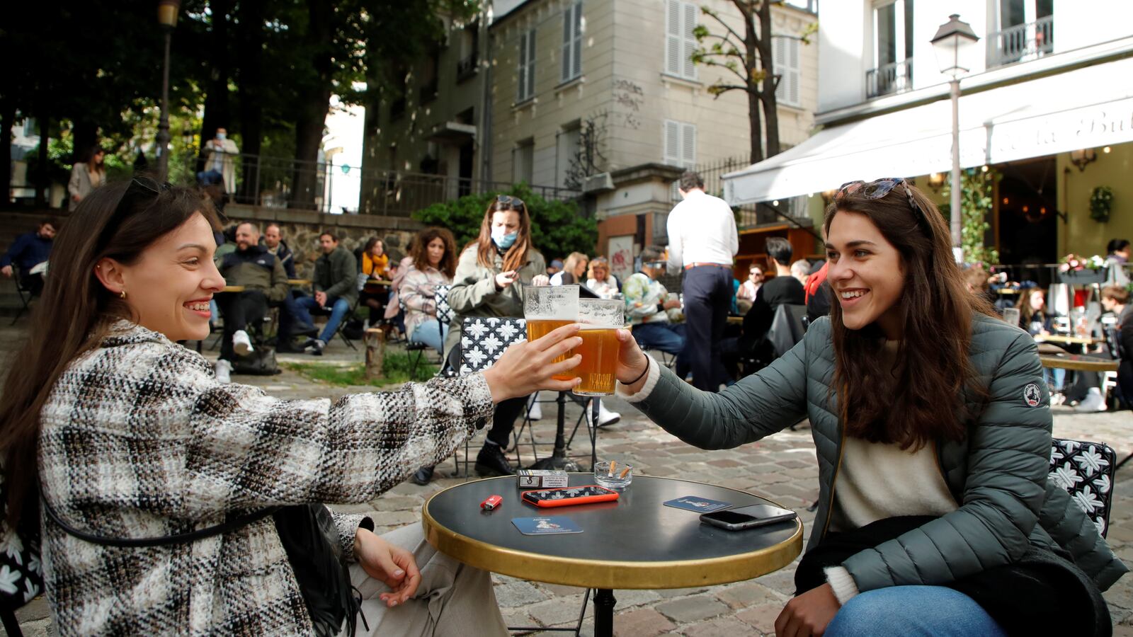 2021-05-19T163819Z_1353903715_RC24JN9OYPDF_RTRMADP_3_HEALTH-CORONAVIRUS-FRANCE_ukildt