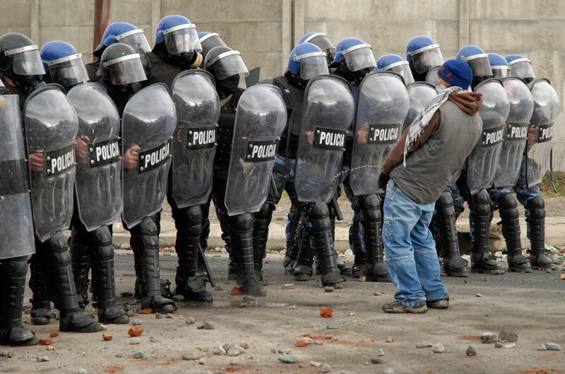 galleries/2010/12/29/the-year-in-pictures-2010/year-in-pictures---protests_rr7dxt