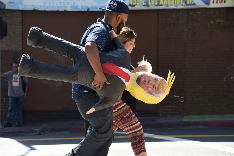 galleries/2016/07/06/donald-trump-pinatas-are-yuge/160706-trump-pinatas-04_wesiyj