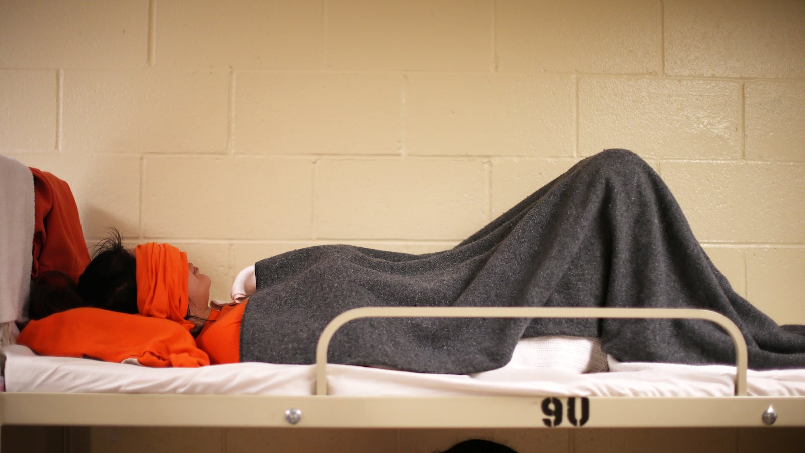 180320-davis-detention-center-tease_xaezpq