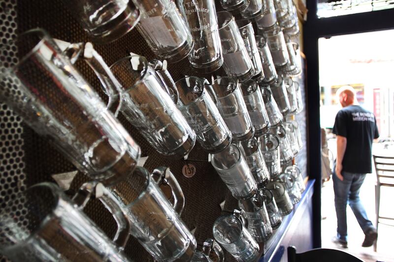 galleries/2012/01/31/super-bowl-smackdown-new-york-versus-boston/superbowl-cities-drunkest_jc7rlb