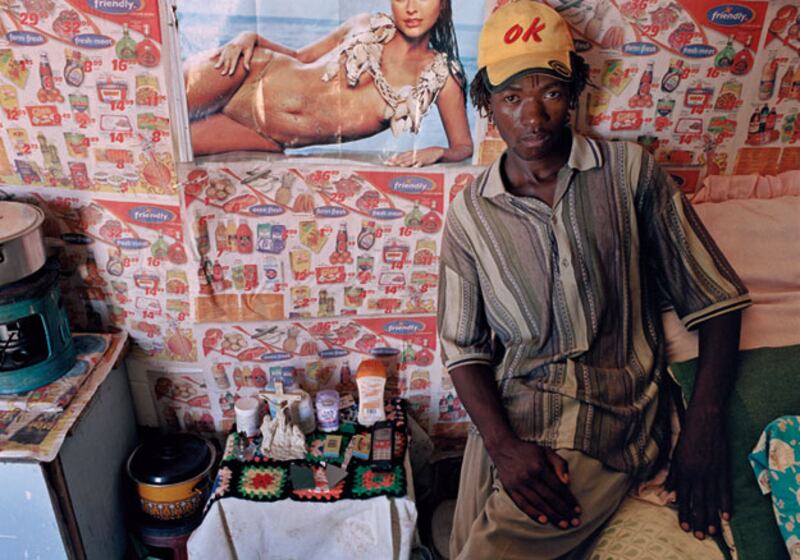 galleries/2010/07/28/zwelethu-mthethwa/zwelethu---image-6_d8w8hq