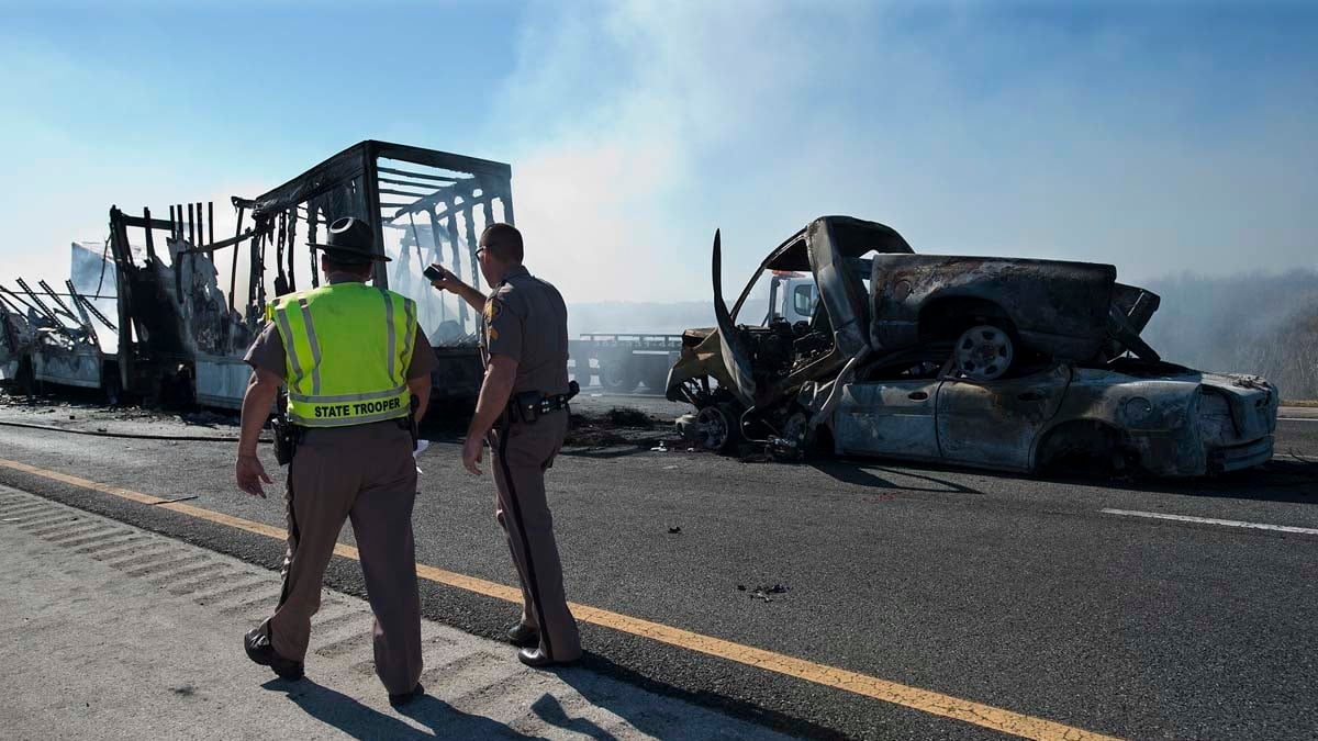 cheats/2012/01/29/nine-dead-in-florida-car-crashes/florida-fire-crash-cs_ngpsu0