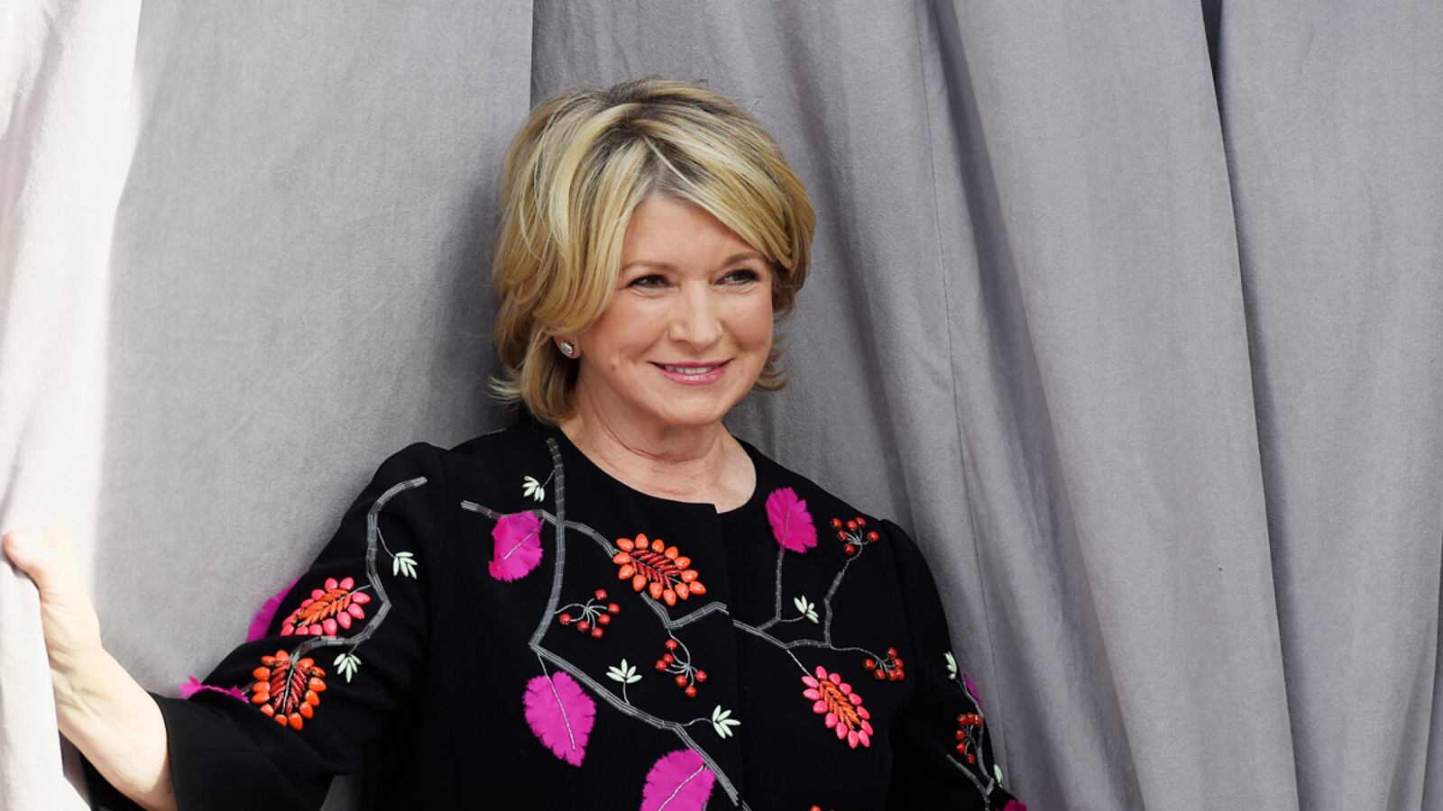 cheats/2015/06/19/martha-stewart-close-to-selling-empire/150619-martha-stewart-cheat_aajtnt