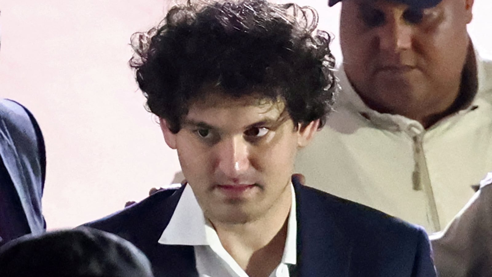 2022-12-13T235057Z_2072764463_RC2A5Y95O1F5_RTRMADP_3_FINTECH-CRYPTO-FTX-BANKMANFRIED_x0zbdc