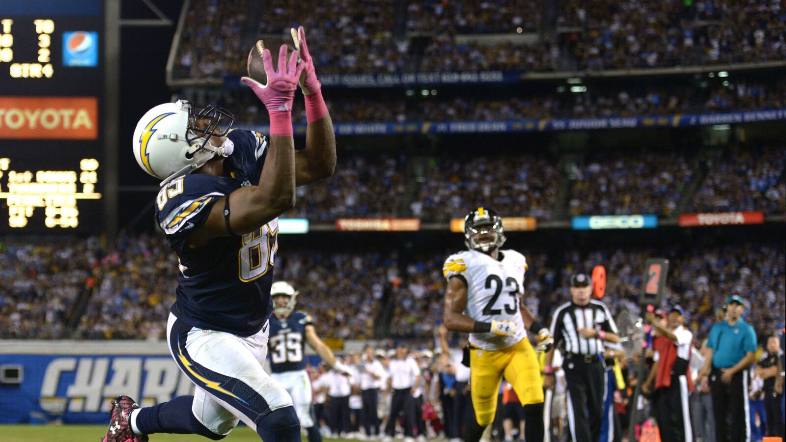 cheats/2015/10/13/twitter-suspends-accounts-over-copyright/151013-twitter-deadspin-sbnation-copyright-cheat_dqy8yu