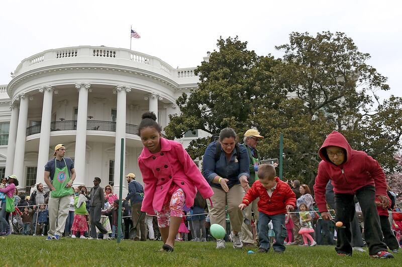 galleries/2013/04/01/obama-s-on-a-roll-photos-from-the-white-house-easter-egg-hunt/130401-white-house-easter-18_oq4qpc