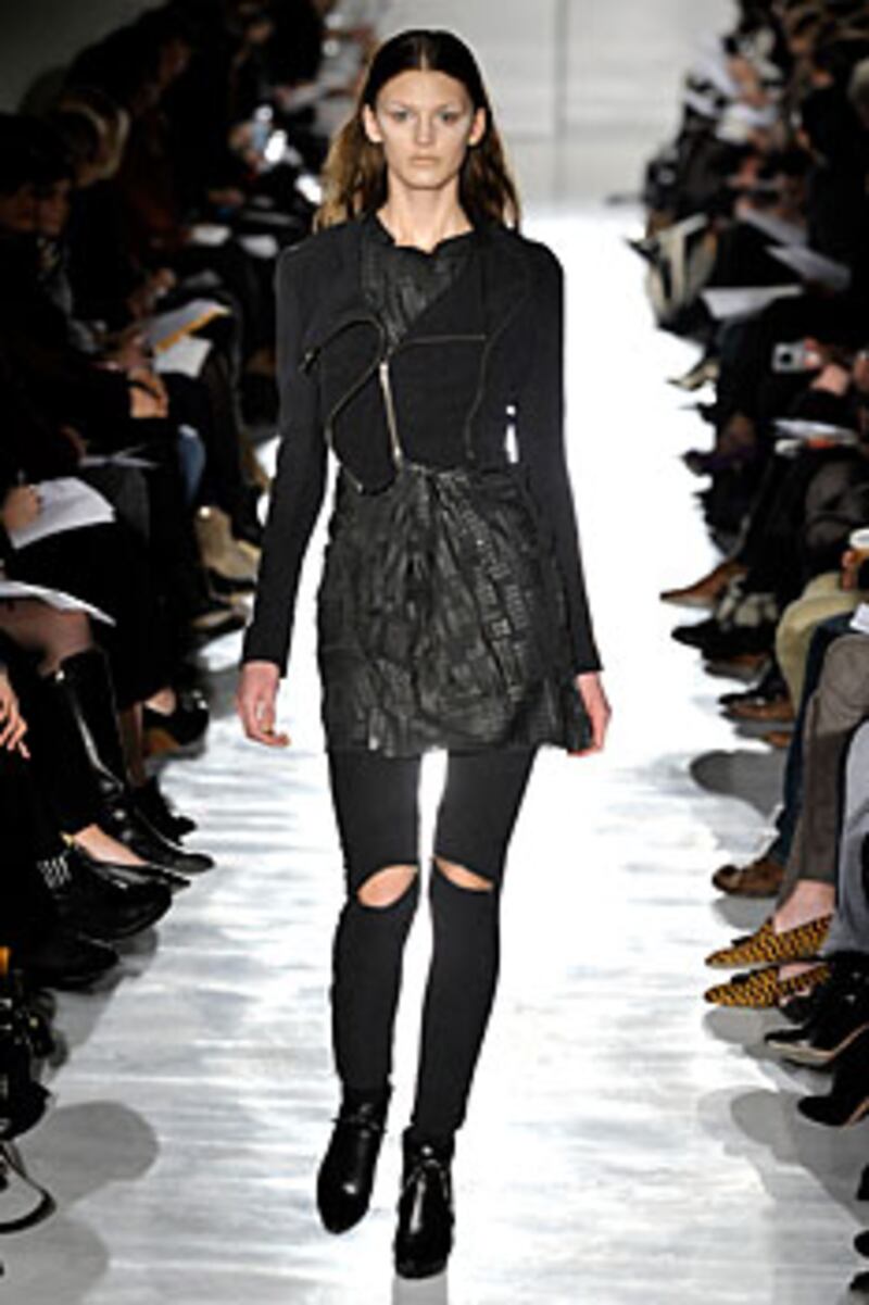 galleries/2009/02/17/peek-a-boo-chic/fashion-cut-out---ohne-titel_bcugbr