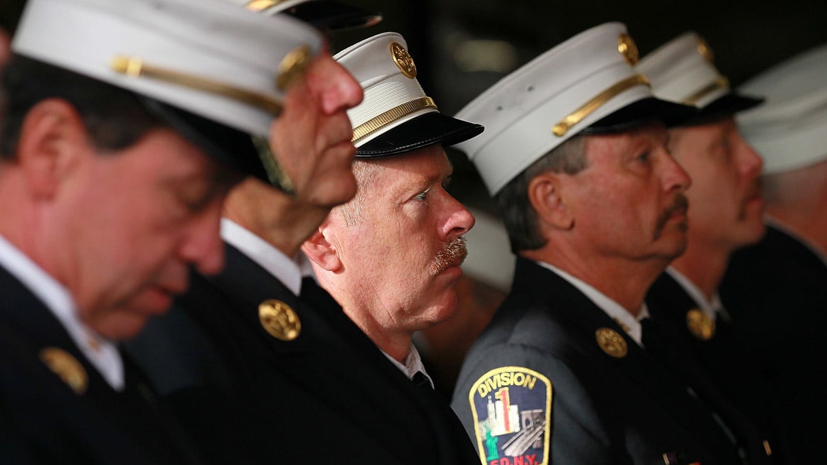 articles/2011/09/12/fdny-s-pipes-drums-honors-fallen-9-11-heroes-in-own-way/fdny-911-daly_ptyjey