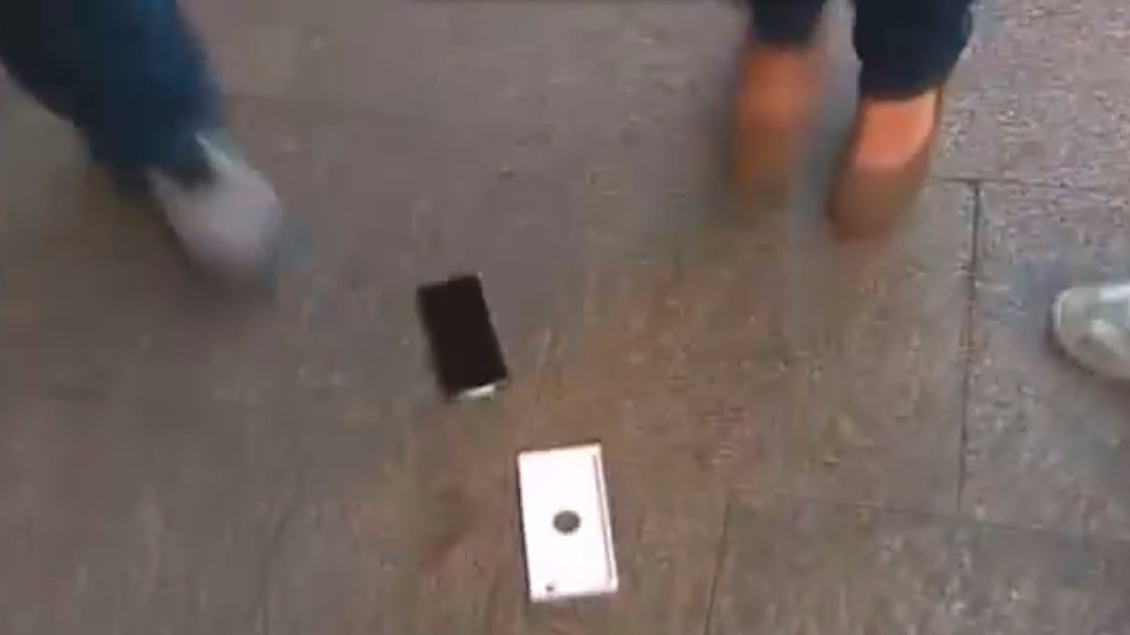 articles/2014/09/19/viral-video-of-the-day-proud-iphone-6-owner-drops-it-on-live-tv/viral-video-of-the-day-proud-iphone-6-owner-drops-it-on-live-tv-image_dcauxd