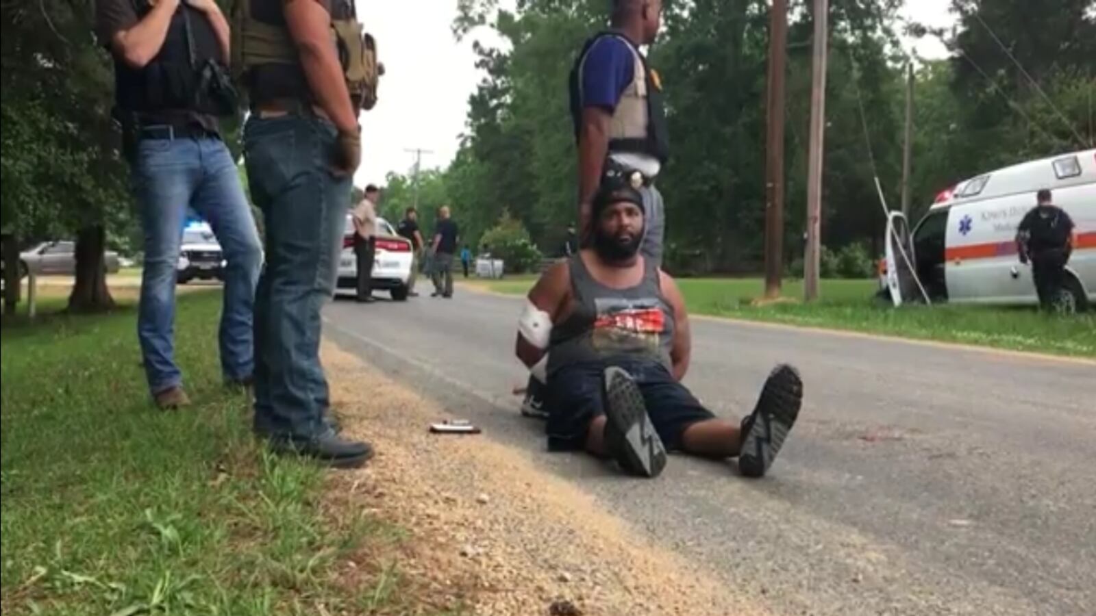 170528-mississippi-shooting-suspect-arrested-cheat_ykq5wc