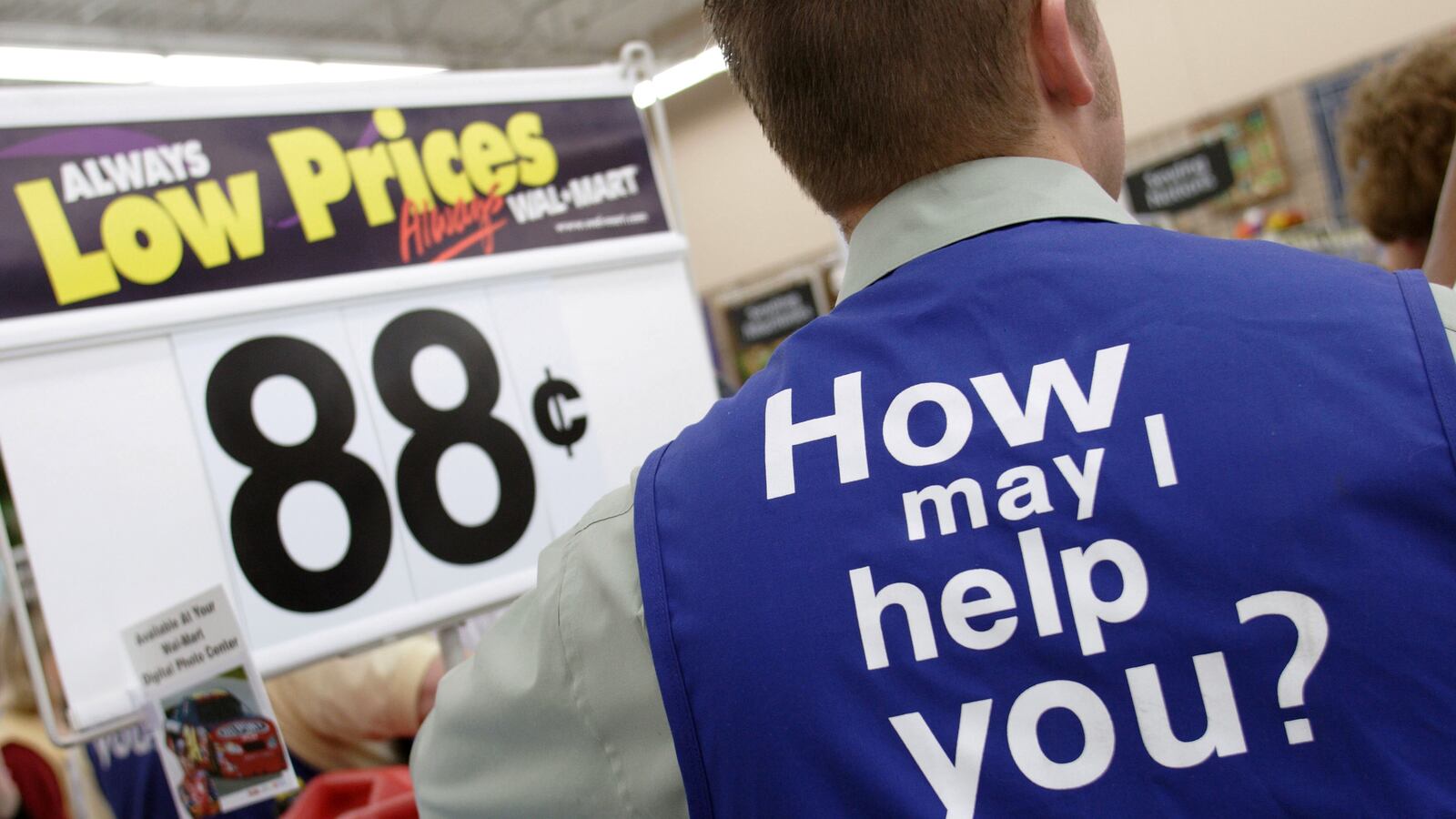 articles/2013/11/19/getting-a-job-at-walmart-is-harder-than-getting-into-harvard/131119-gross-walmart-tease_smb4eo