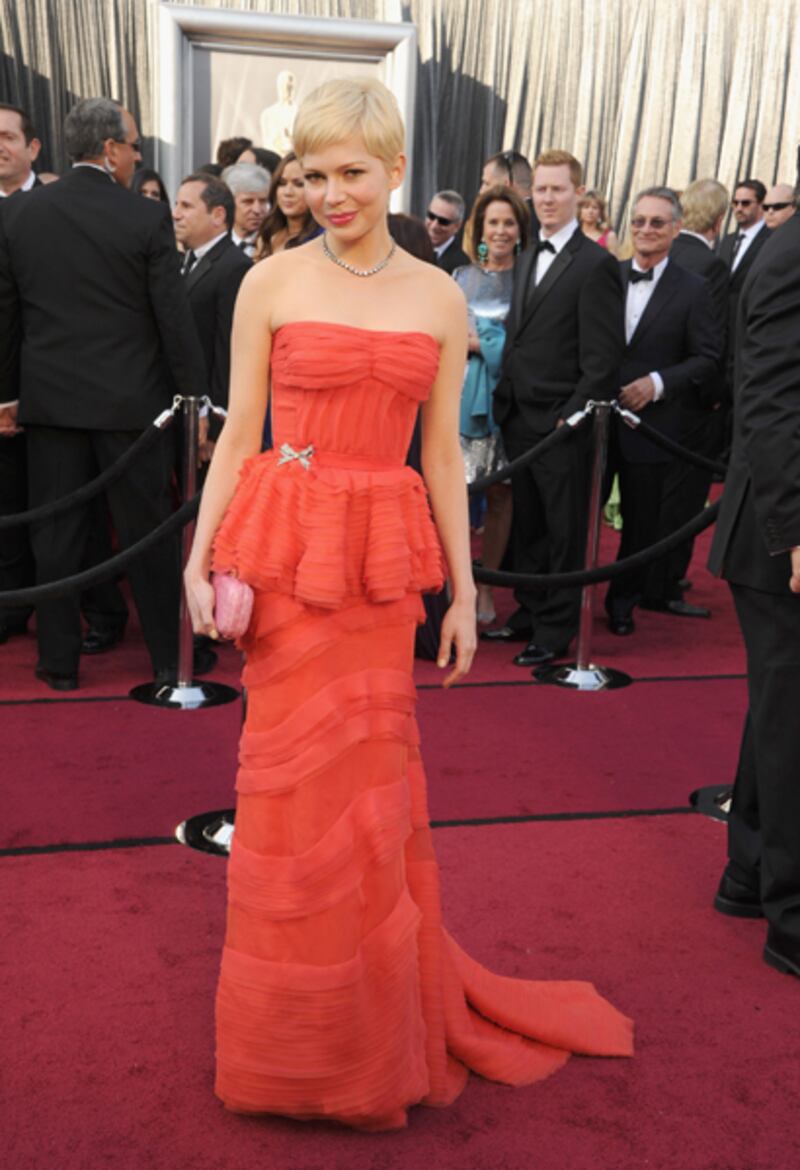 galleries/2012/02/26/viola-davis-michelle-milliams-george-clooney-best-dressed-of-the-oscars-red-carpet-photos/academy-awards-michelle-williams_qczcrw