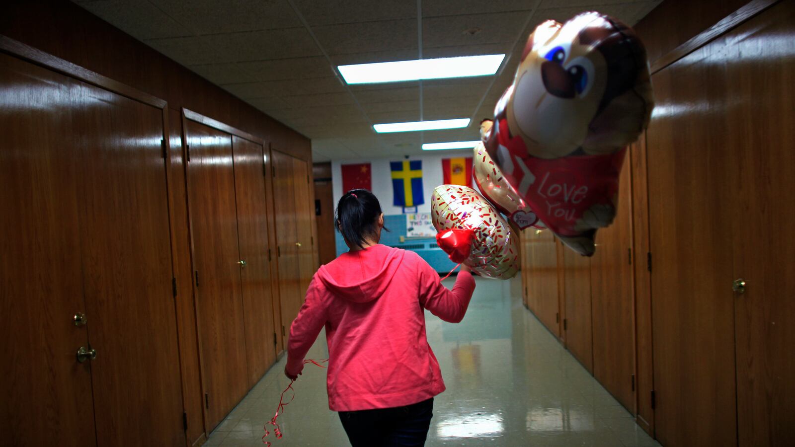 2012-03-08T120000Z_1987663301_GM1E838103H01_RTRMADP_3_USA-SCHOOLS-FOREIGN_jjzdol