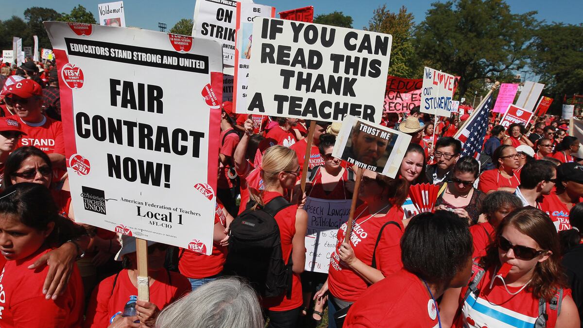 articles/2012/09/18/chicago-teachers-union-blows-its-chance-for-a-deal/chicago-strikes-continue-warren_kuenmn
