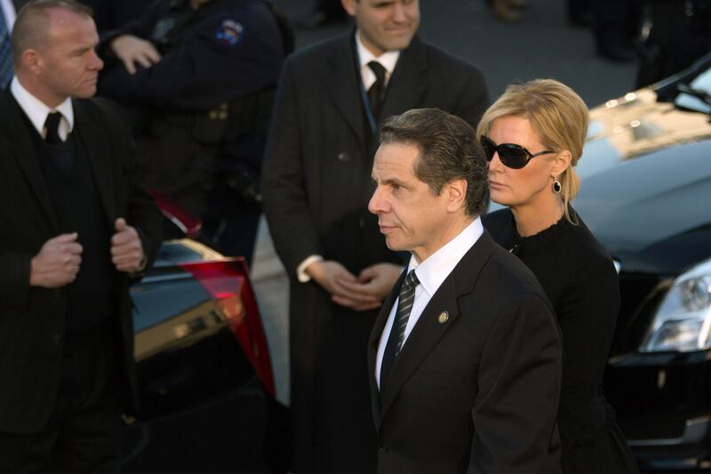 galleries/2014/12/27/the-nypd-says-farewell-to-officer-ramos/141227-police-funeral-11_iwqak7