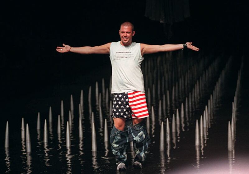 galleries/2010/02/11/alexander-mcqueen/alexander-mcqueen-5_xeyn5s