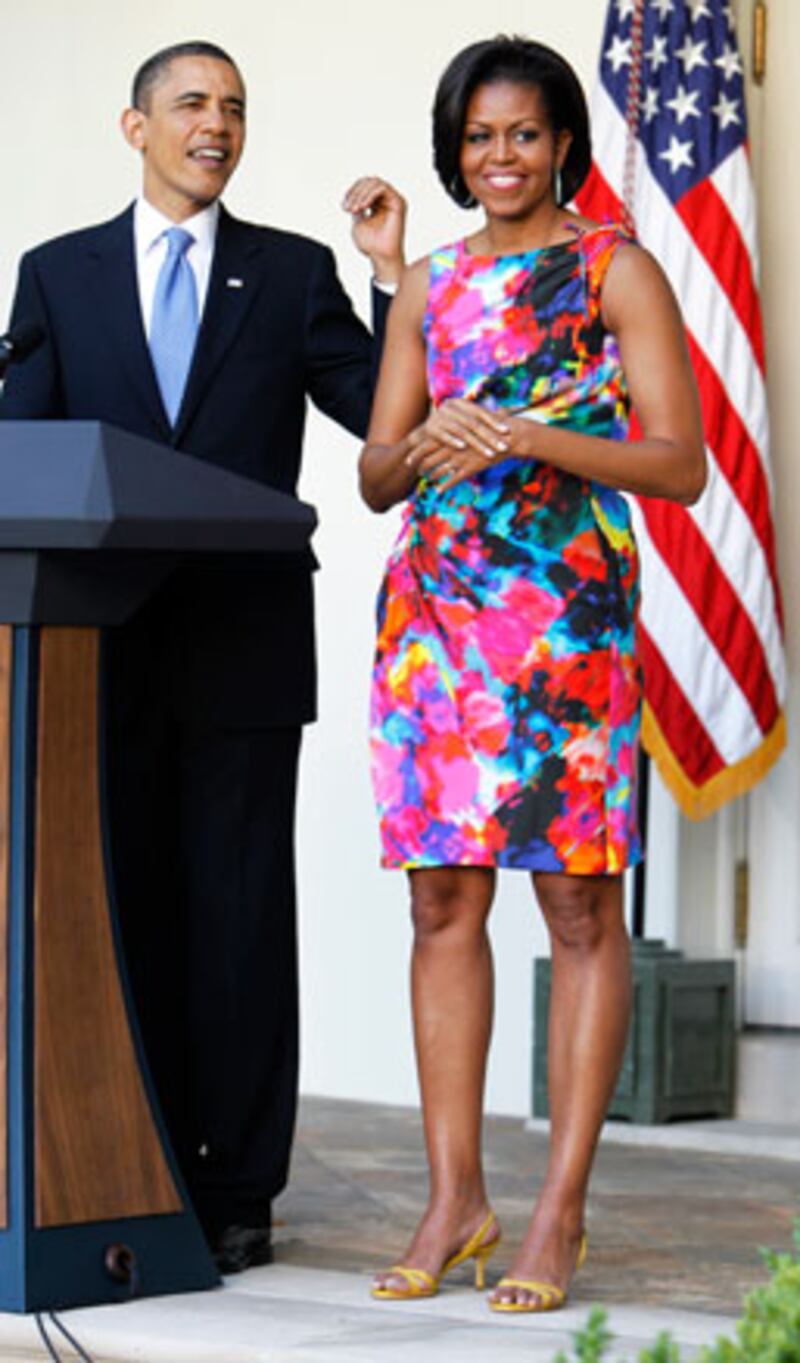 galleries/2010/05/07/first-lady-fashion/mobama-fashion---12_vy7e1k