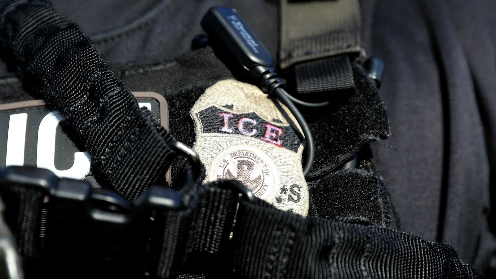 171221-immigration-plan-separate-families-cheat_dywpv3