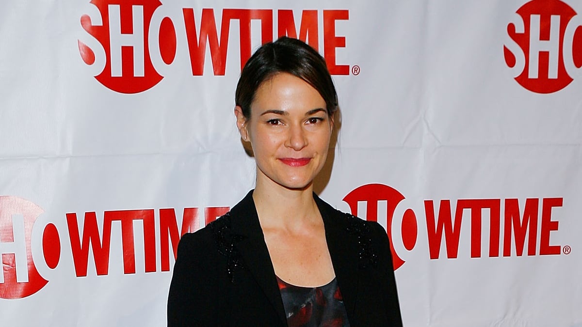 cheats/2011/09/26/leisha-hailey-nina-garduno-kicked-off-southwest-for-kissing-report/leisha-hailey-cheat_nivk1z