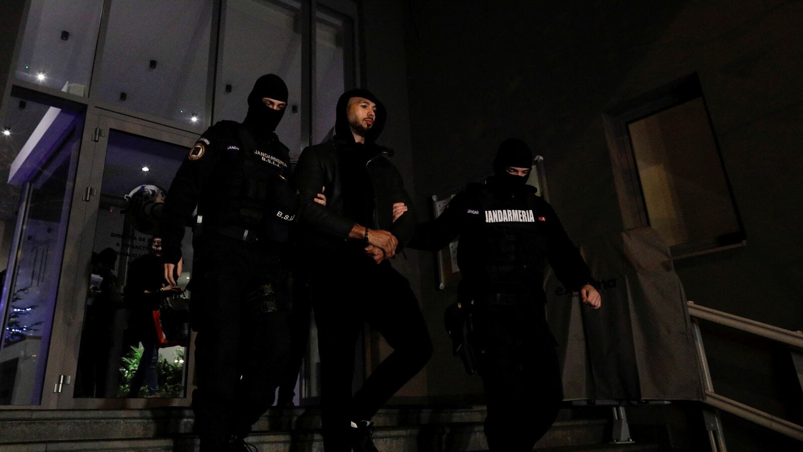 2022-12-29T235558Z_1494627714_RC2ZFY9TL4YF_RTRMADP_3_ROMANIA-HUMAN-TRAFFICKING-ANDREW-TATE_npnq3a