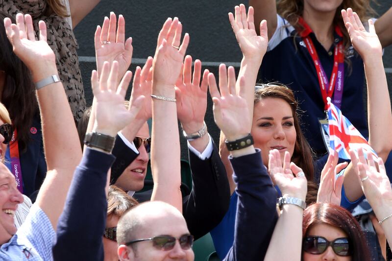 articles/2012/08/02/kate-and-william-join-mexican-wave-at-wimbledon/will-kate-tennis1_ihrc3n
