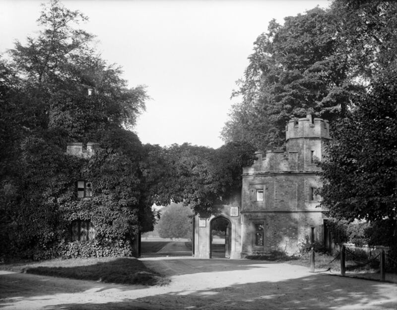 galleries/2012/06/22/downton-abbey-estates-lost-to-time-photos/downton-estates-cassiobury-main-lodge_hq2dch