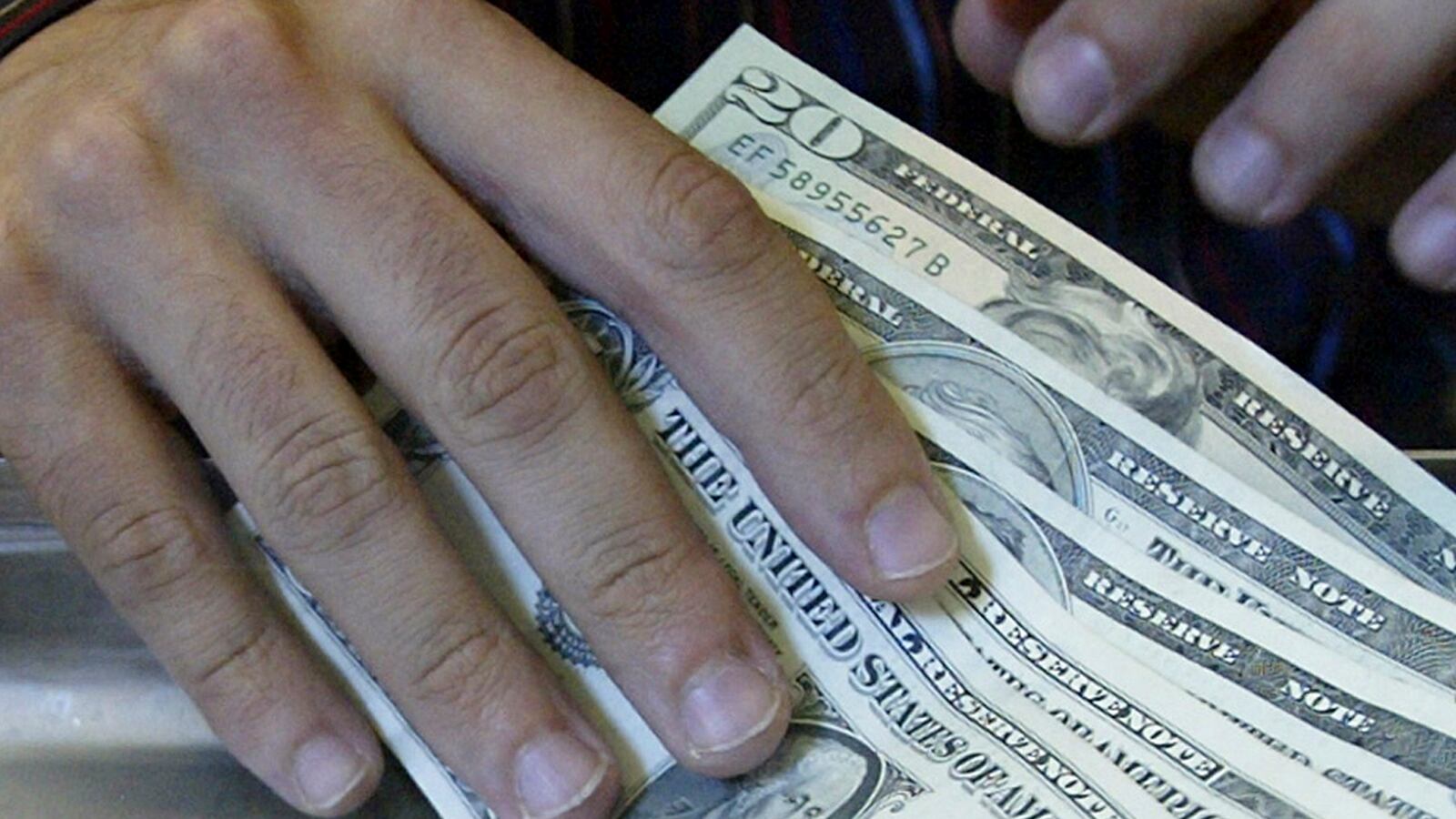 articles/2013/02/11/break-up-the-banks/130211-break-up-banks-tease_abotlk