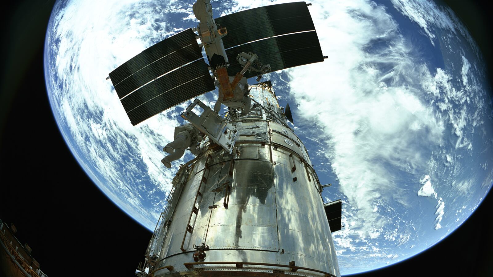 videos/2012/11/21/hubble-trailer/hubble-trailer-image_yiujng