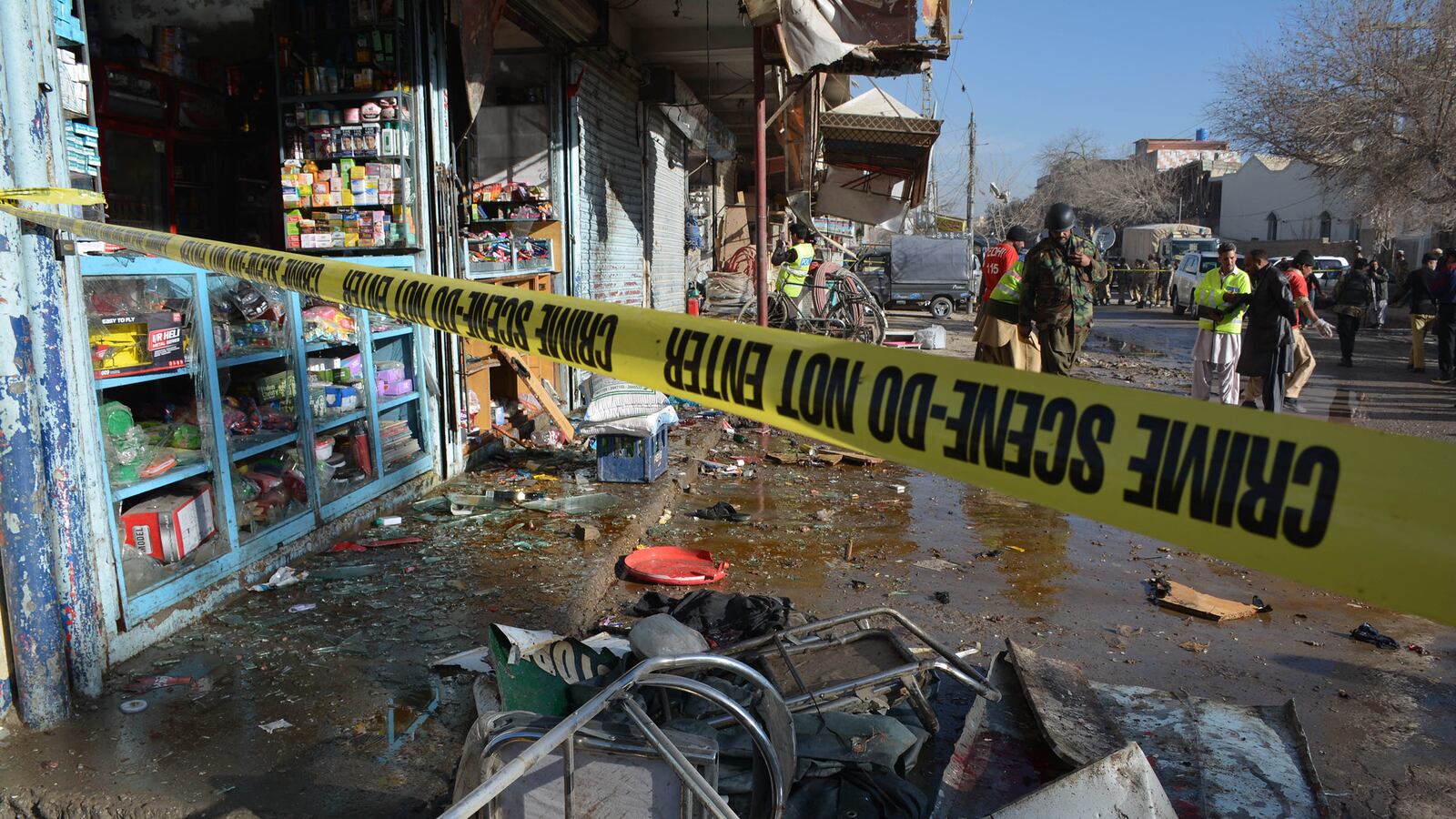 cheats/2016/01/13/deadly-blast-near-pakistan-polio-center/160113-pakistan-polio-attack-cheat_o9moaf