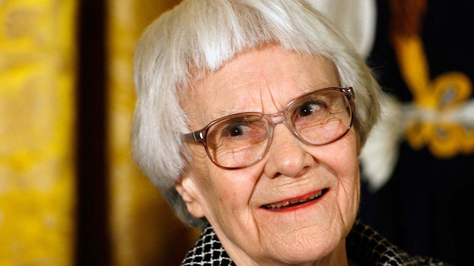 cheats/2016/02/19/report-harper-lee-dead-at-89/140715-harper-lee-cheat_u5x9cy