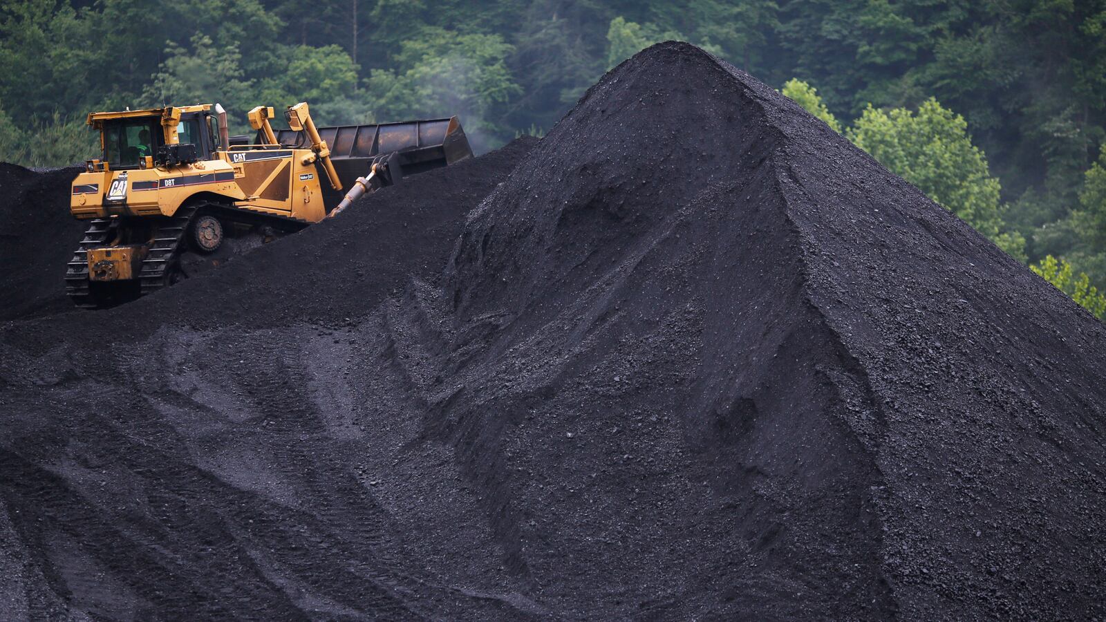 cheats/2017/03/30/china-u-s-coal-effort-is-selfish/170330-coal-china-trump_rkchon