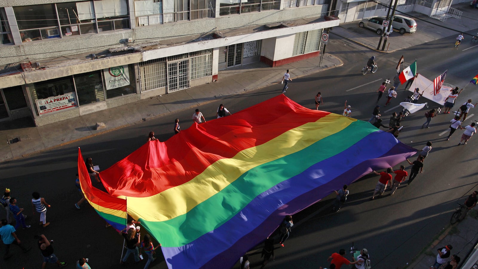 cheats/2015/06/30/22-alabama-counties-deny-gays-licenses/150630-rainbow-flag-cheat_meo3y5