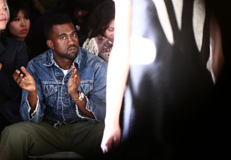 galleries/2009/02/16/fashion-week-front-row/fashion-front-row-5_dfezjn