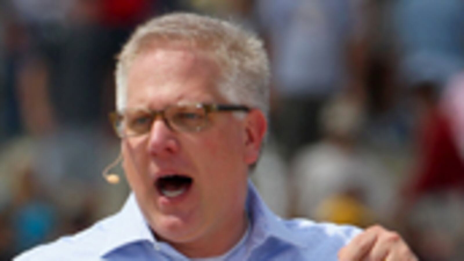 articles/2010/10/04/glenn-beck-dana-milbanks-tears-of-a-clown-excerpt/milbank-glenn-beck_130898_omkzoy
